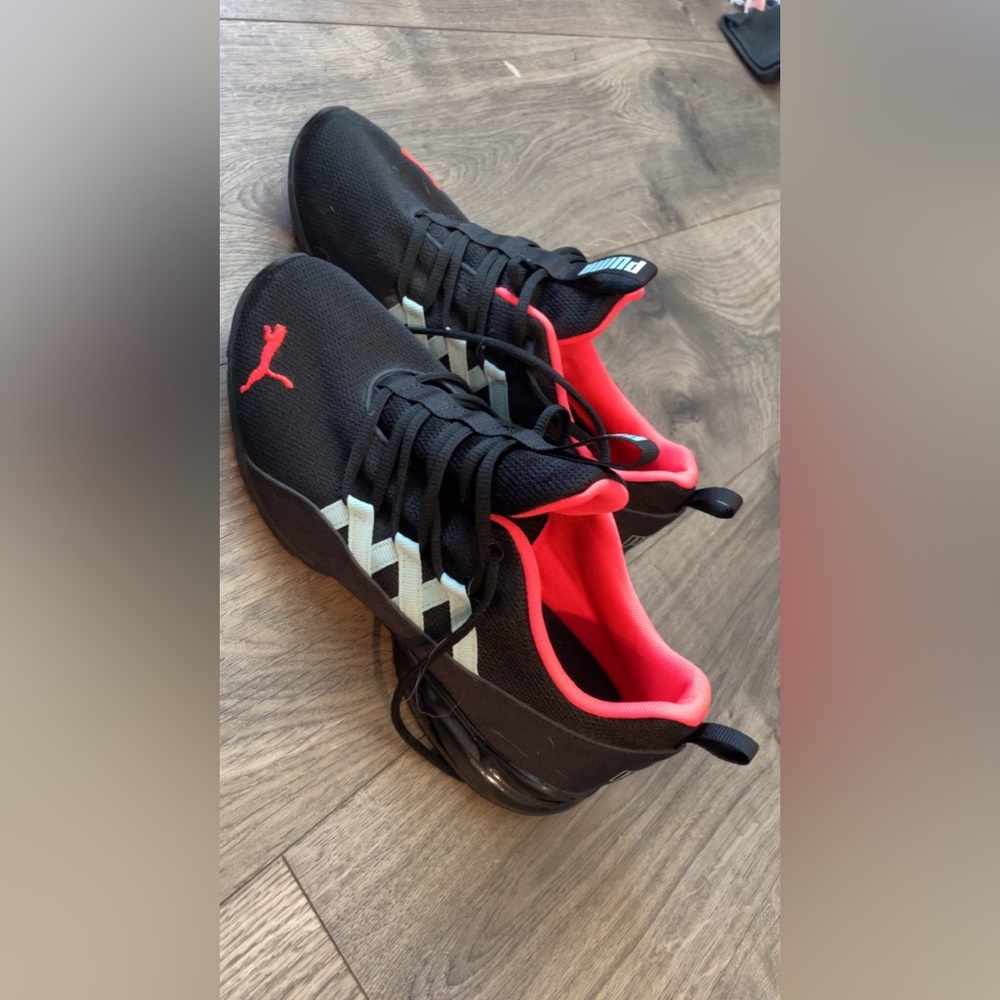 Women’s pumas
